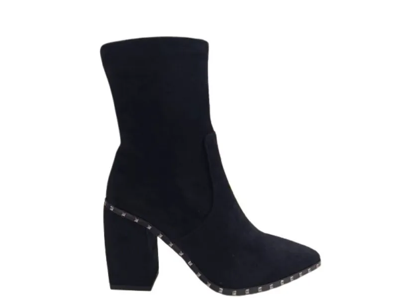 BOTIN DE TACÓN CON TACHUELAS ALMA EN PENA COLOR NEGRO I241761