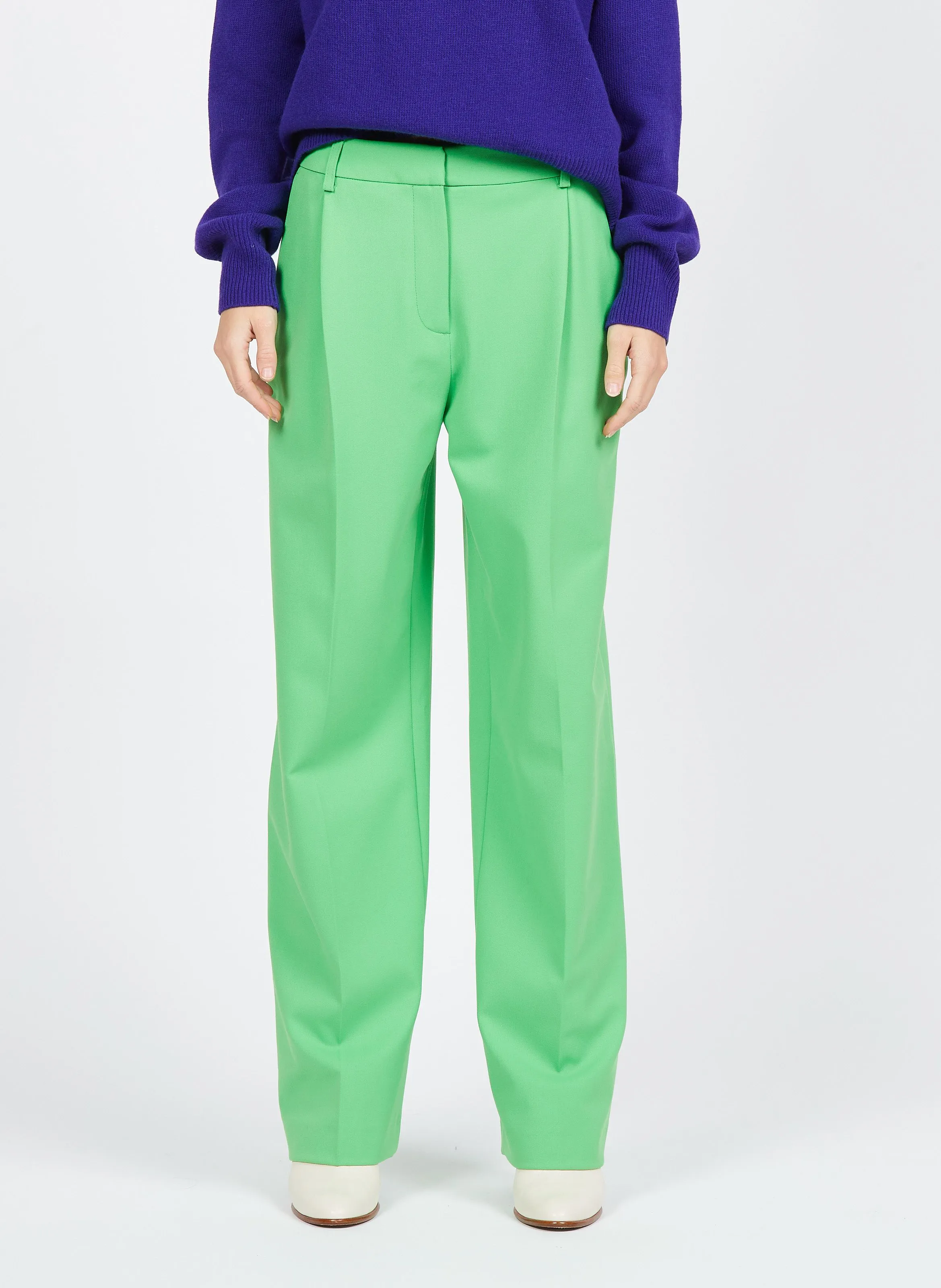 PAOLA - Pantalón recto con pinzas en verde