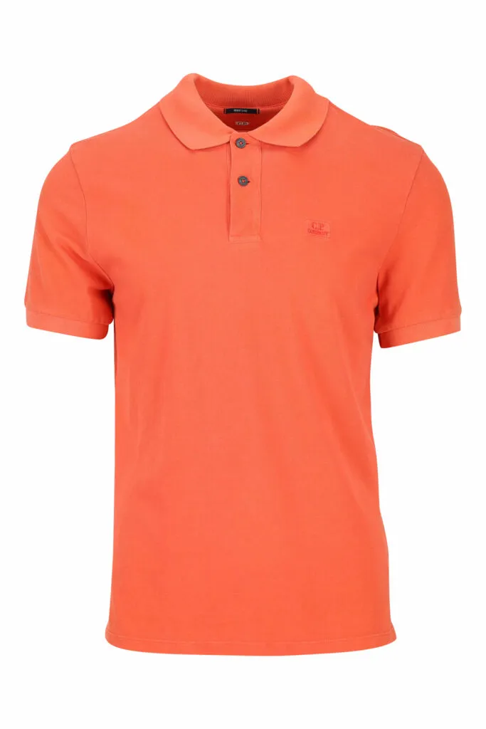 Polo naranja con minilogo parche