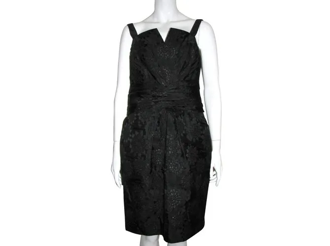 Vera Wang Etiqueta de lavanda Negro 