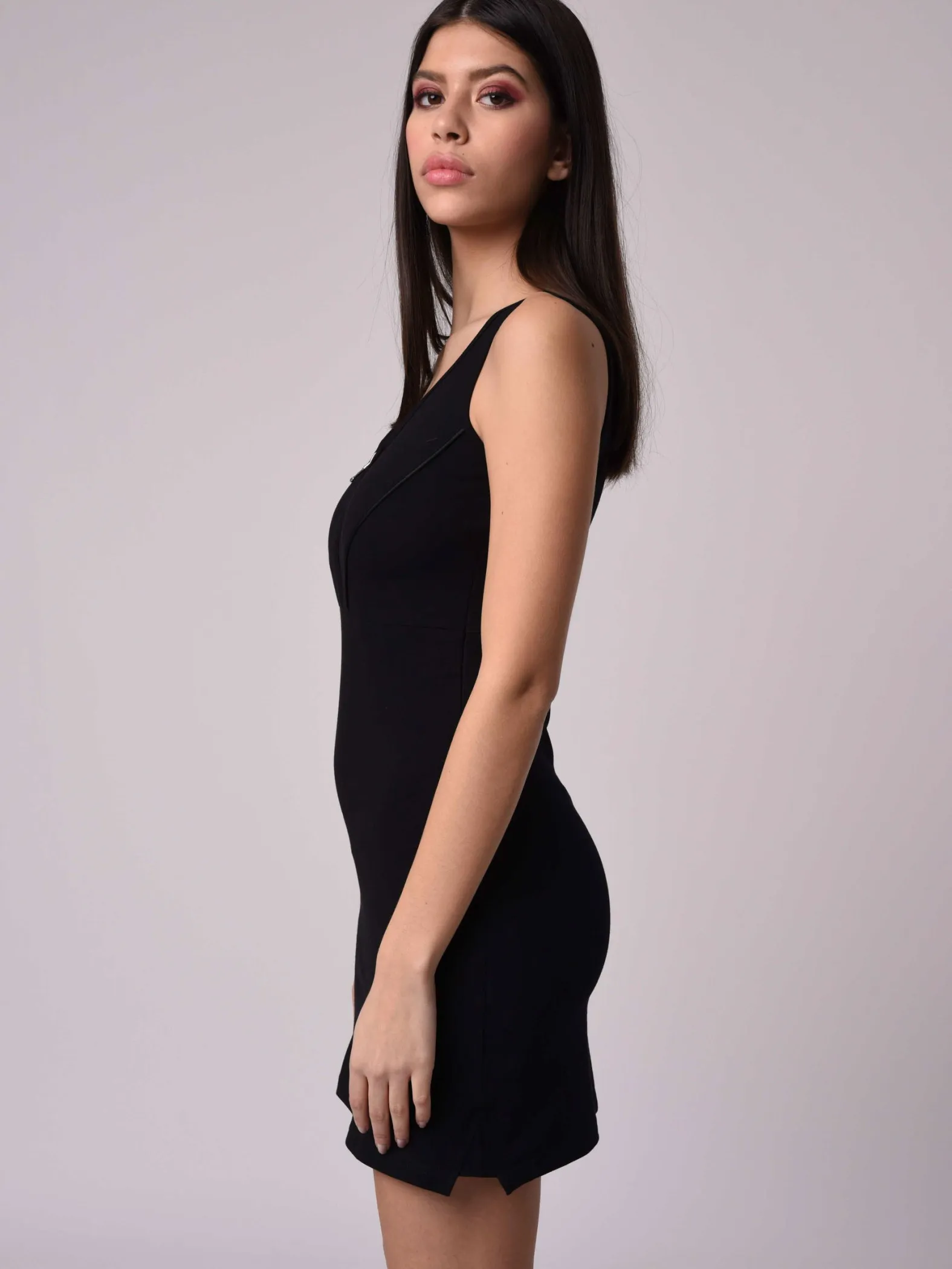 Vestido de tirantes con cremallera
