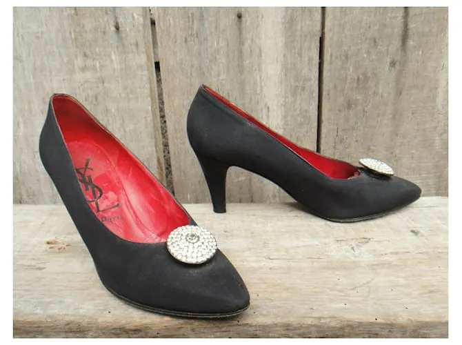 Yves Saint Laurent bombas p 37 Negro 